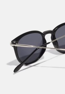Pier One Sonnenbrille - Black 8 Pier One Sonnenbrille - Black -Pier One e1238979fc144555bfd451a98b4e6bbf